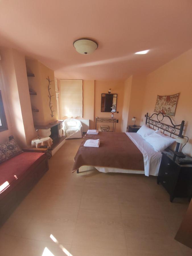Αρχοντικό Βογιάρου Hotel Kalarrites Ngoại thất bức ảnh